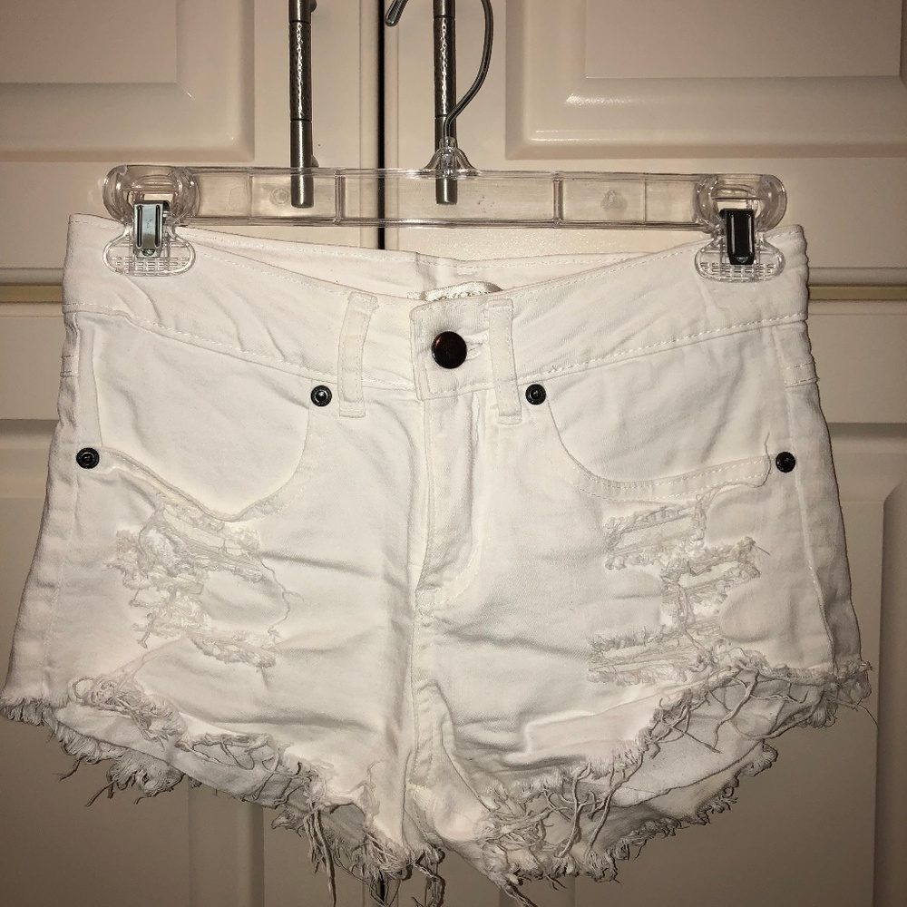 WHITE RIPPED HIGH WAISTED SHORTS